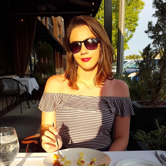 Meet your Posher, Felicia - Picture 7 of 8